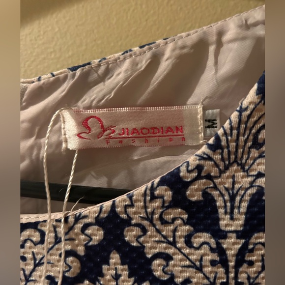 BEAUTIFUL boutique dress. Brand-Jiaodian fashion. - Picture 2 of 3